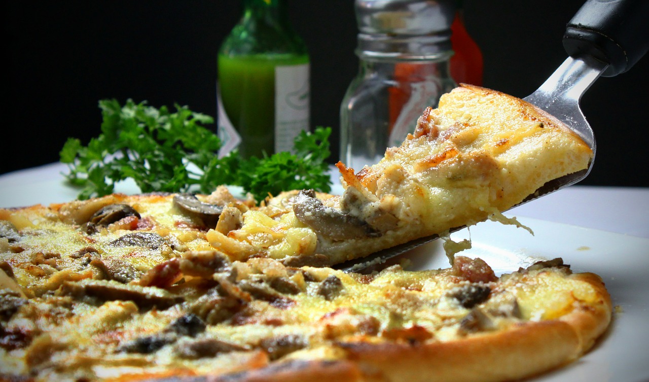 Láká vás výroba pizzy? Pořiďte si profi pece na pizzu